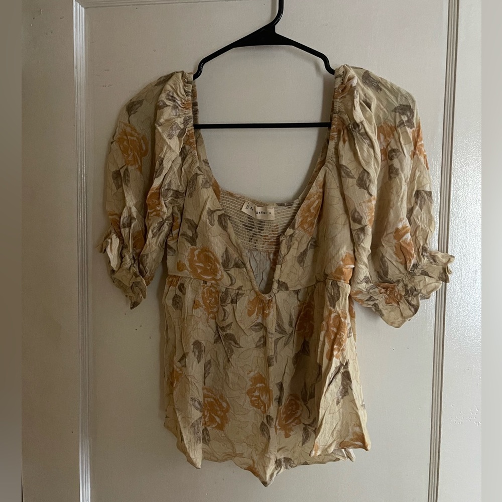 Floral flowy low cut crop top